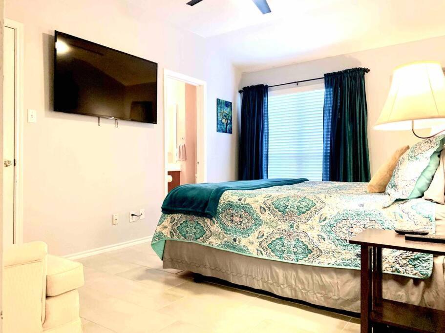 Modern Updates - Great Location - King Bed- Bmt San Antonio Exterior foto
