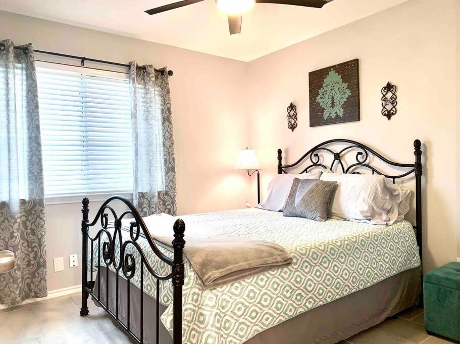 Modern Updates - Great Location - King Bed- Bmt San Antonio Exterior foto
